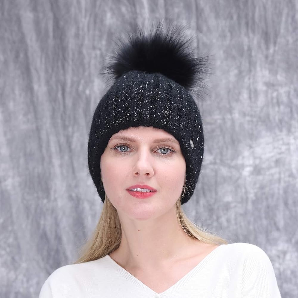 Elegant Black Knit Pom-Pom Beanie